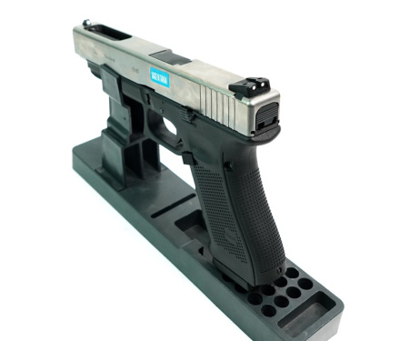 Страйкбольный пистолет WE Glock-34 Gen.4 Silver, сменные накладки WE-G008B-SV