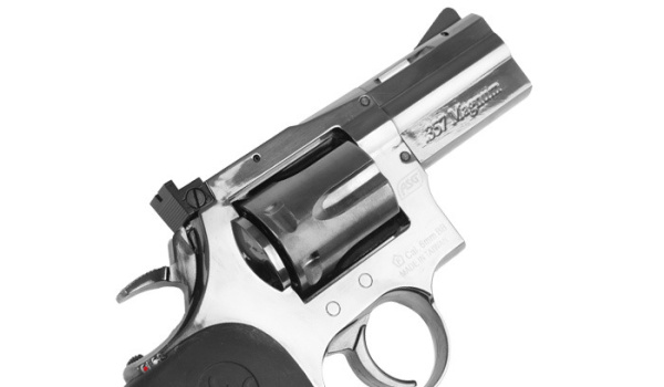 Модель револьвера ASG Dan Wesson 715 2.5