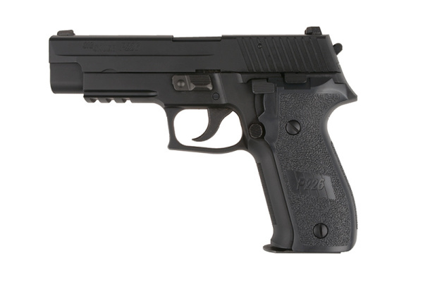 Страйкбольный пистолет Tokyo Marui Sig Sauer P226 (TM-SIGP226-RAIL)