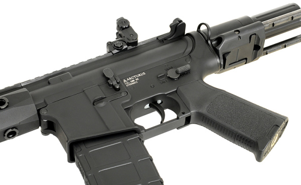 Модель страйкбольного автомата AR15 PDW AT-AR03 [Arcturus]